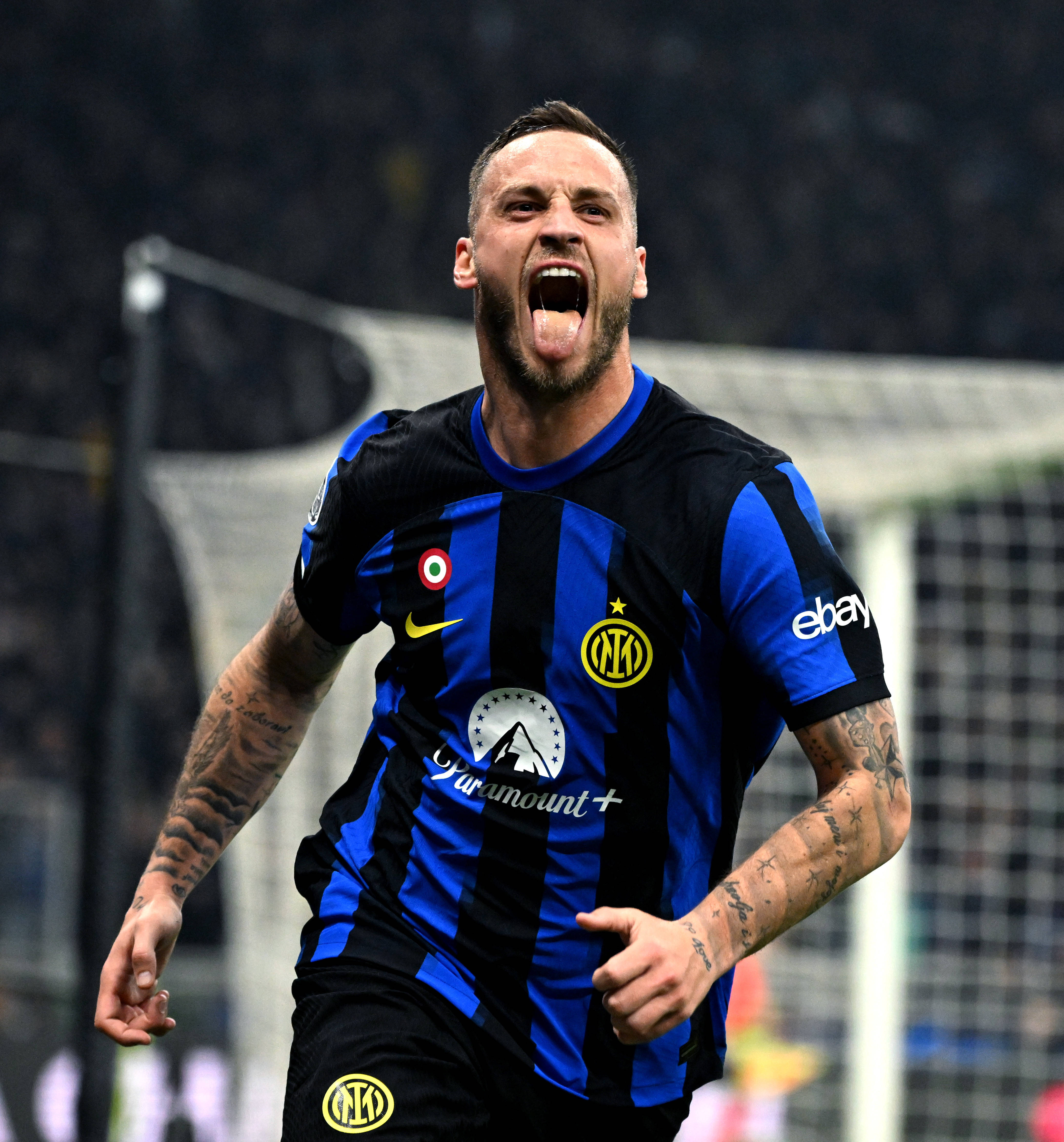 NBA交易市场动态：快船完成外援签约,