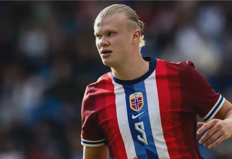 亚当·沃顿希望加盟有欧冠资格的新球队。（亚当·沃顿有意转会至具备欧冠资格的新东家）