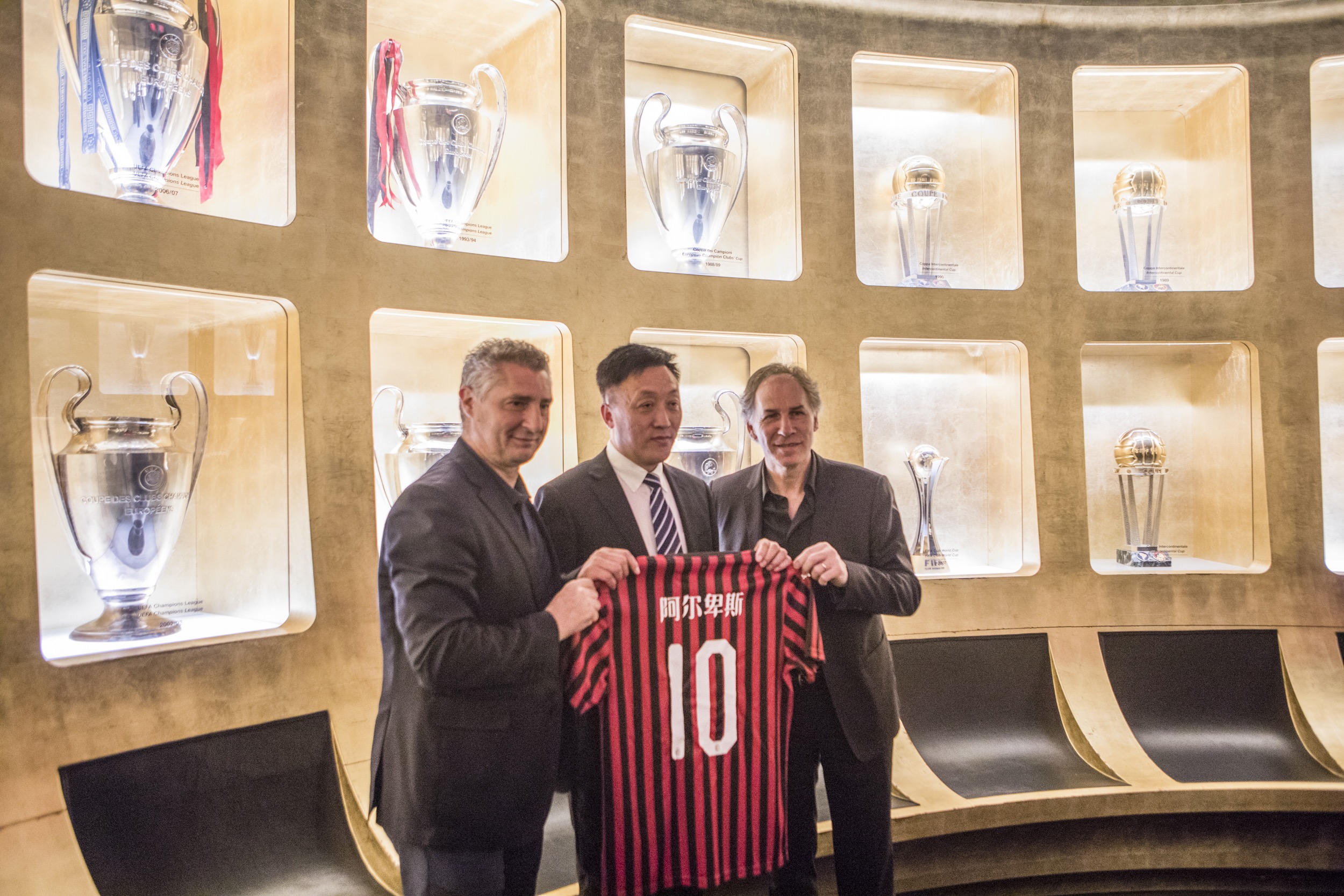 跟队：弗拉霍维奇伤情不乐观，很可能缺阵5-6周甚至更长时间