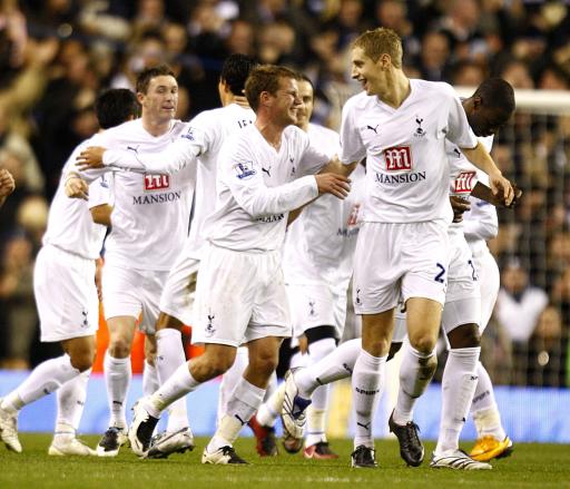 杰伦·约翰逊成老鹰队史常规赛首位单场拿15+15+15球员