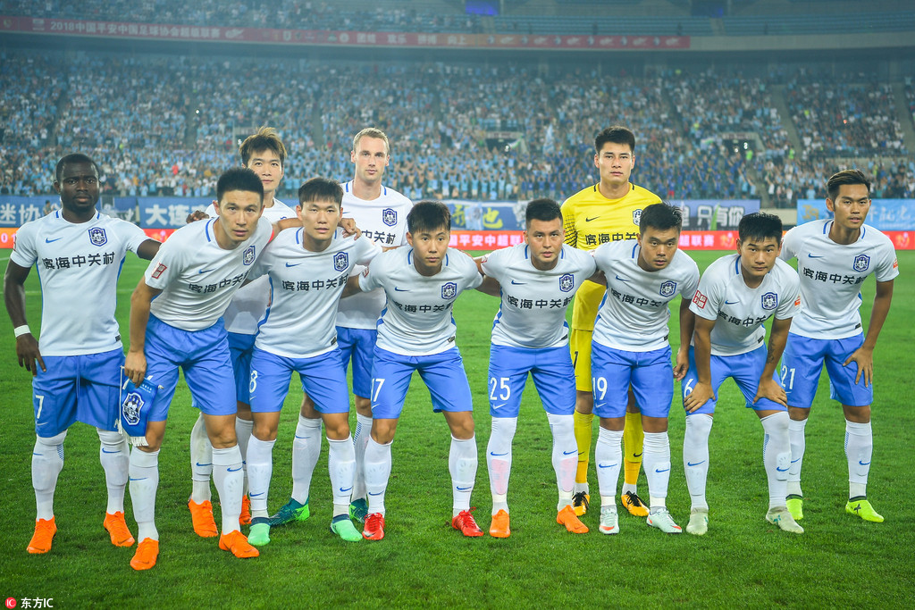 法尔克：很高兴球队能与红牛集团合作，有问题会与克洛普交谈（法尔克：欣见球队携手红牛集团，如有问题将与克洛普沟通）