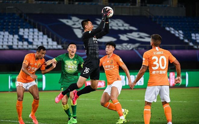 鲁尼：赖斯的表现不可思议，他未来会接替凯恩成为英格兰队长（鲁尼盛赞赖斯：表现惊艳，未来将接班凯恩出任英格兰队长）