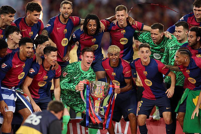 中超三连冠！海港客场1-0英博，加布里埃尔制胜球+进球被吹