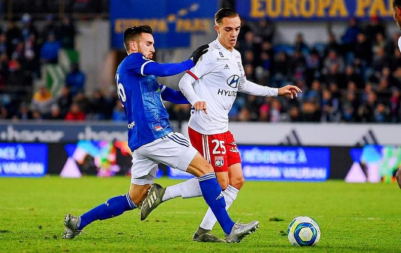 足球欧洲豪门爆发争吵，队内矛盾浮出水面