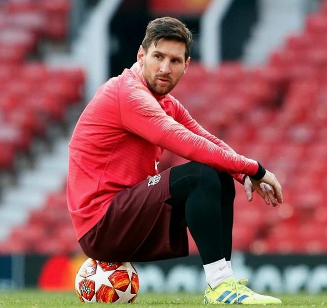 带队两战全胜夺得冠军，穆斯卡特当选中超11月最佳教练（两战全胜捧杯，穆斯卡特荣膺中超11月最佳教练）