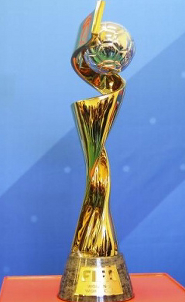 阿斯：沙特正在大力追求莱万，芝加哥火焰也想引进他（阿斯：沙特重金求购莱万，芝加哥火焰也在争夺）