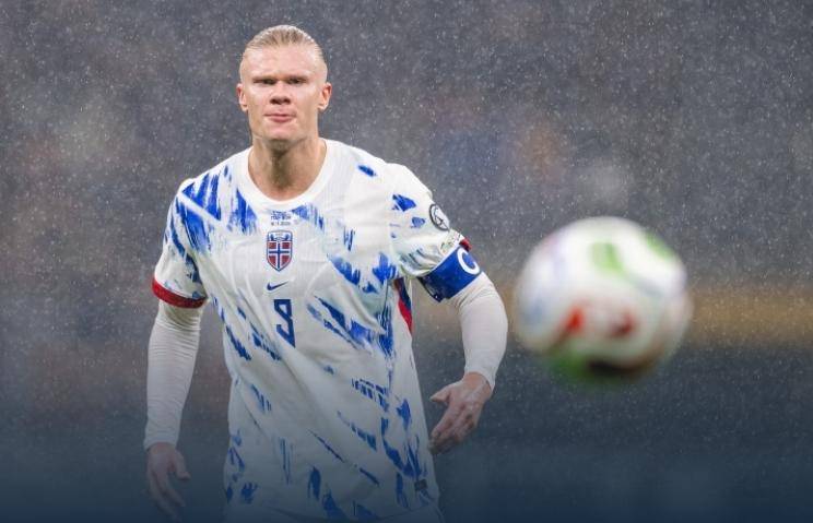 湖人詹姆斯关键发挥险胜76人，刷新个人40岁后得分纪录，豪取17胜稳居西部第二。