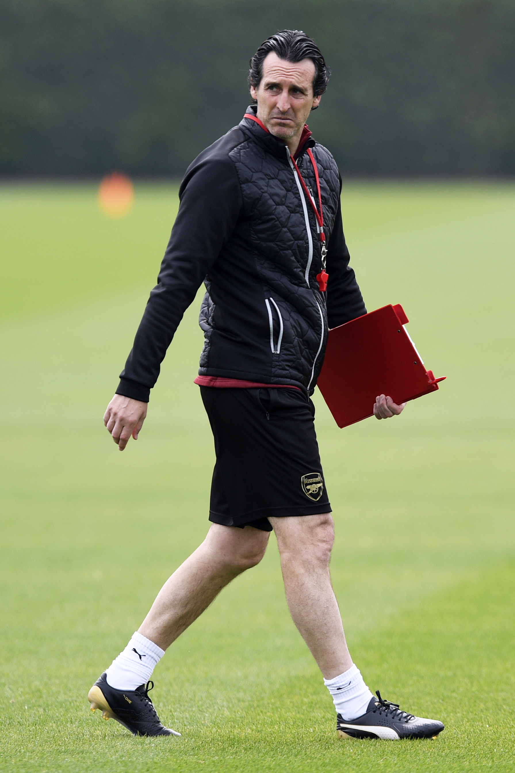 德甲60年头一遭！中国乒乓名将登传奇封面，王励勤都要偷师（德甲60年首例：中国乒乓名将登上传奇封面，连王励勤也要取经）