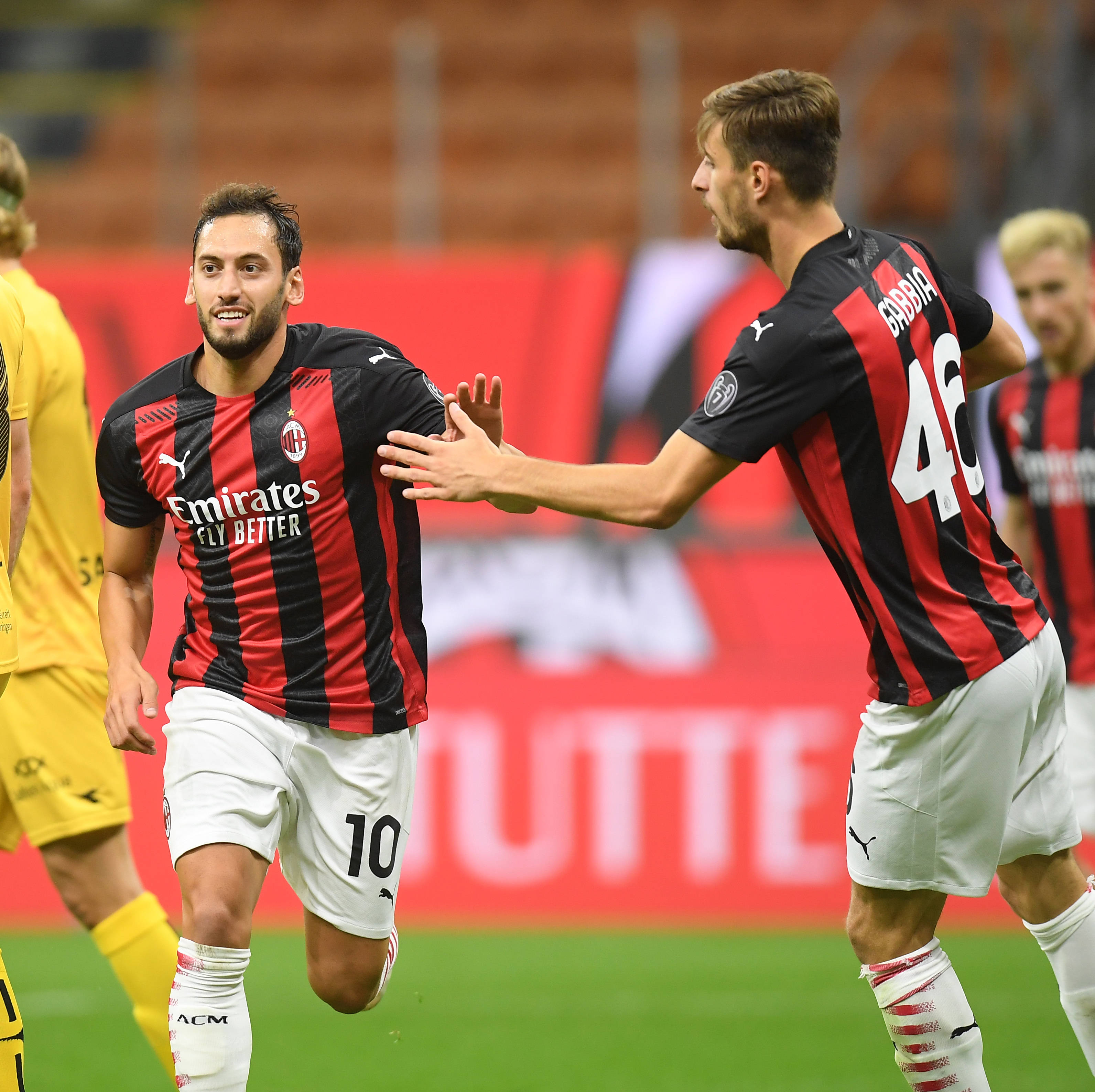 英超焦点战：利物浦主场迎战热刺,（英超重磅对决：利物浦坐镇安菲尔德迎战热刺）